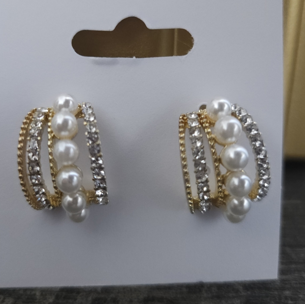 Blink Bling earrings!!